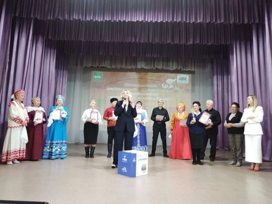 В рамках Месячника пожилого человека 23 октября в Доме культуры «Центральный» прошел XXI районный фестиваль ветеранских хоров и ансамблей «С песней по жизни!».